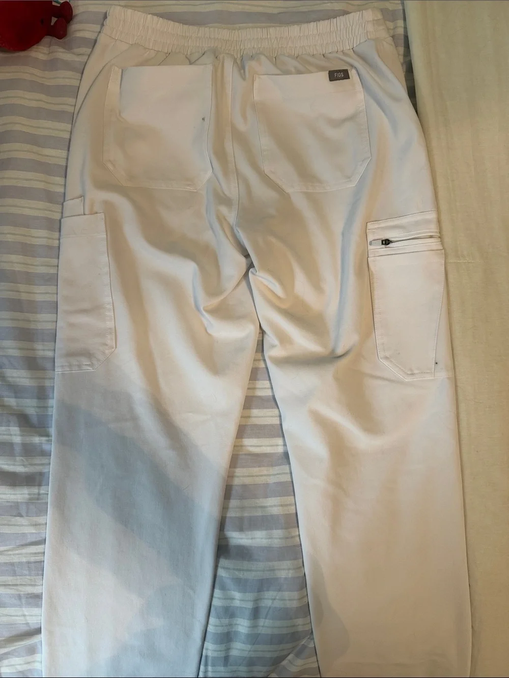 Figs Men's optic white Cairo cargo pants